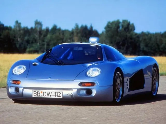 Isdera Commendatore 112i