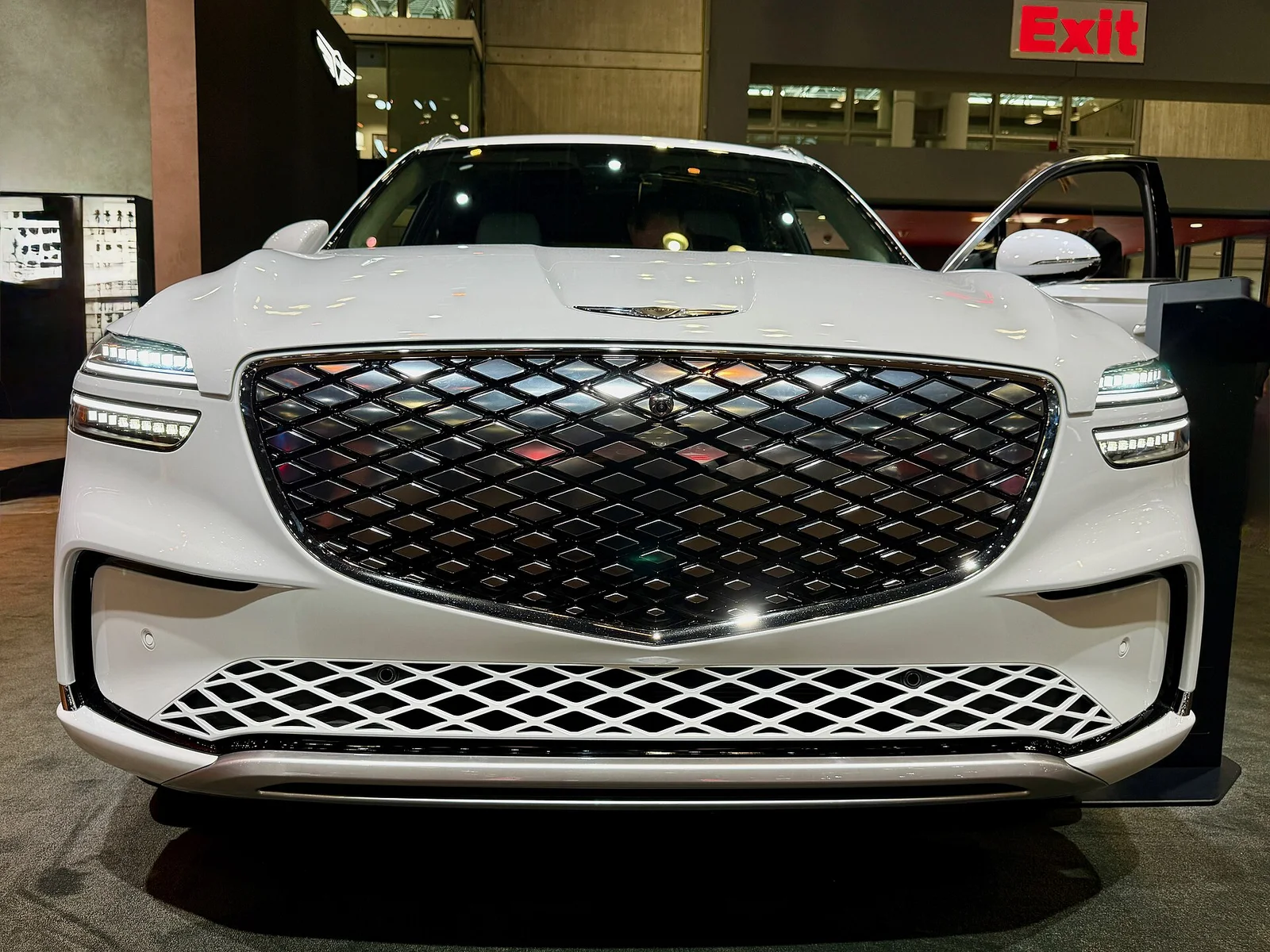 GENESIS GV70 2025 car