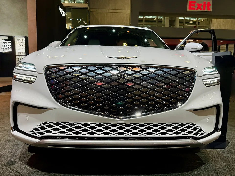 GENESIS GV70 2025