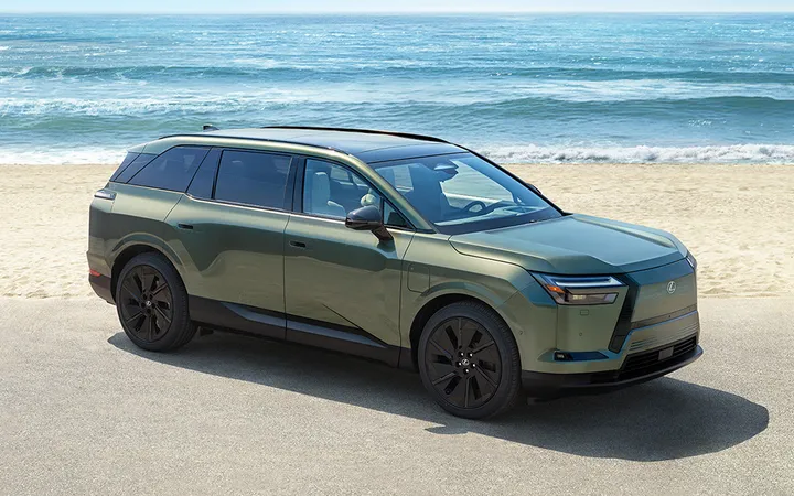 Lexus представил электрический кроссовер TZ с тремя рядами сидений