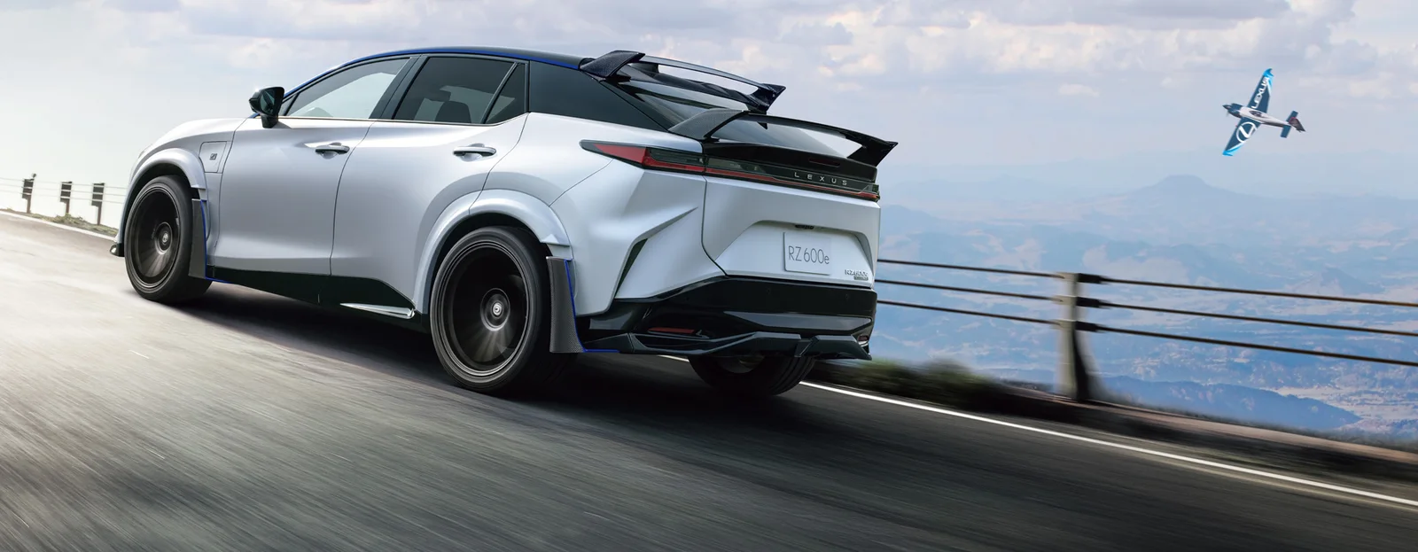 Lexus представит спецверсию RZ 600e F SPORT Performance