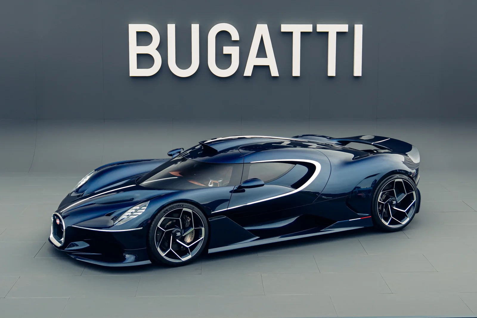 Bugatti Destrier: эксклюзивный суперкар дебютировал на Monterey Car Week