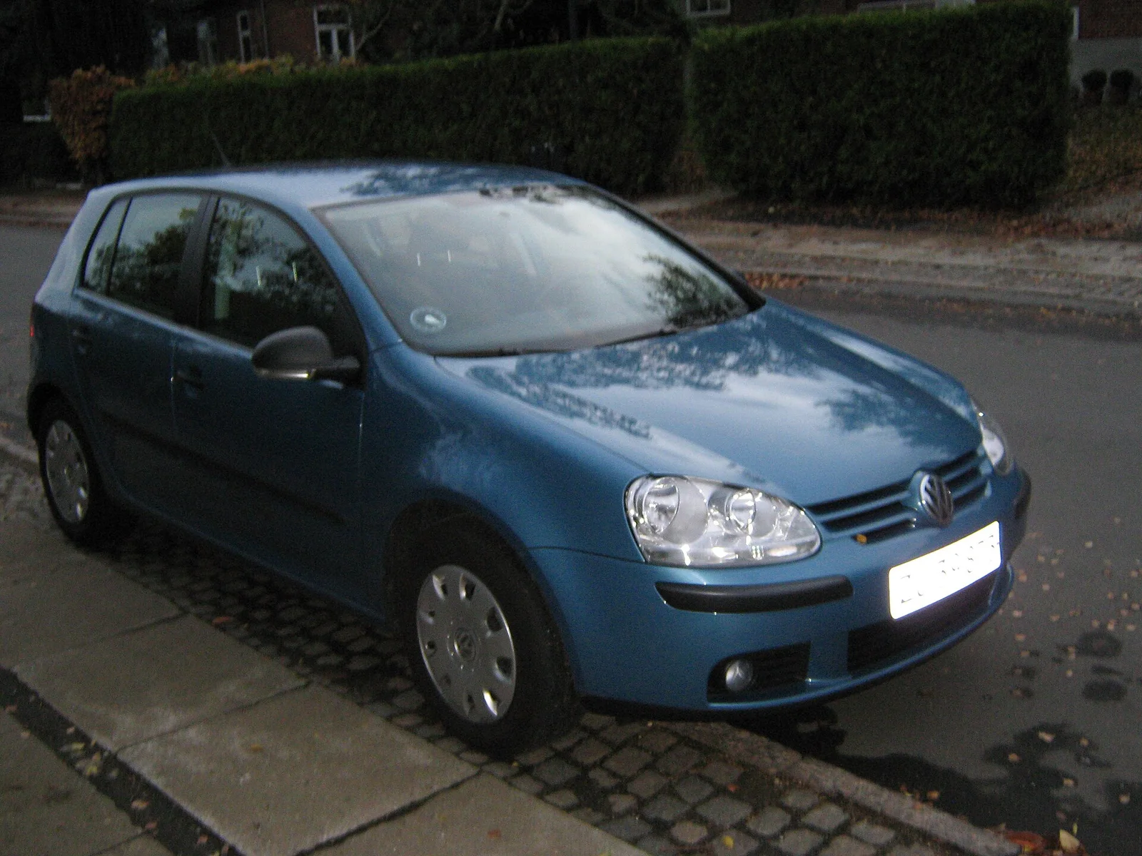 Volkswagen Golf 2003 car