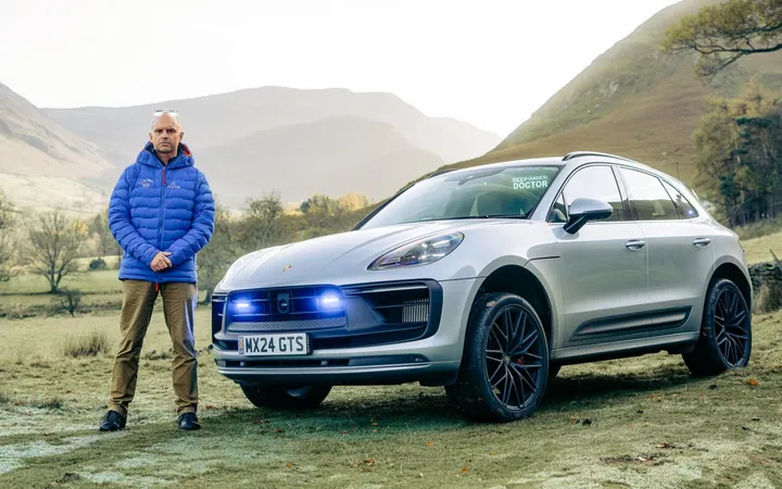 Врач скорой помощи использует Porsche Macan GTS для спасения жизней в Озерном крае
