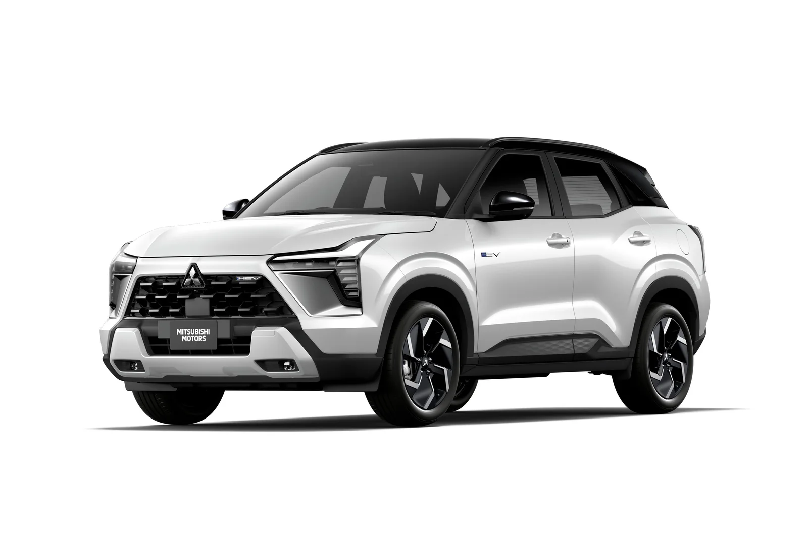 Mitsubishi Xforce HEV: гибридная версия компактного кроссовера выходит на рынок Индонезии
