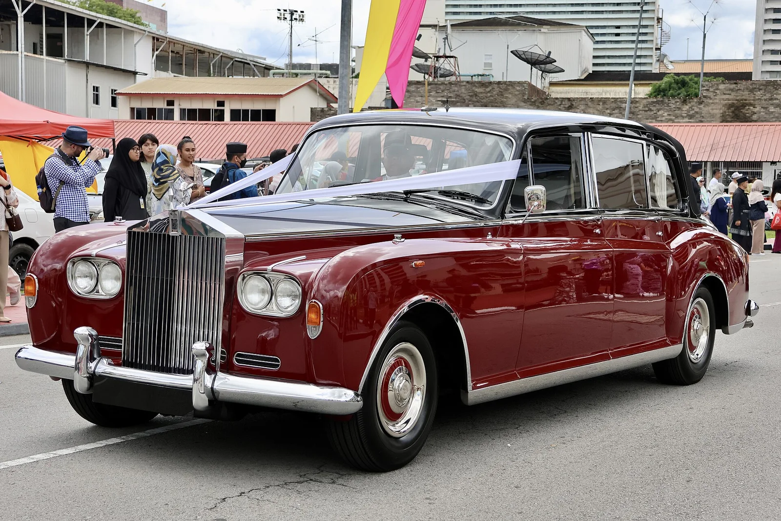 Rolls-Royce Phantom 2024 car