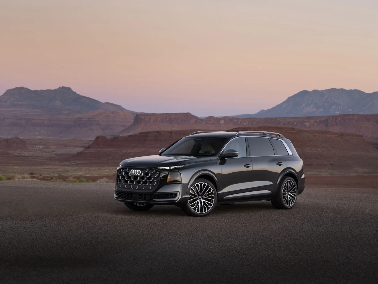 Audi Q9: флагманский полноразмерный SUV представлен официально