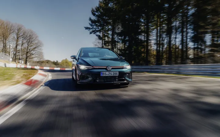 Volkswagen Golf GTI Edition 50 установил рекорд Нюрбургринга среди переднеприводных серийных авто