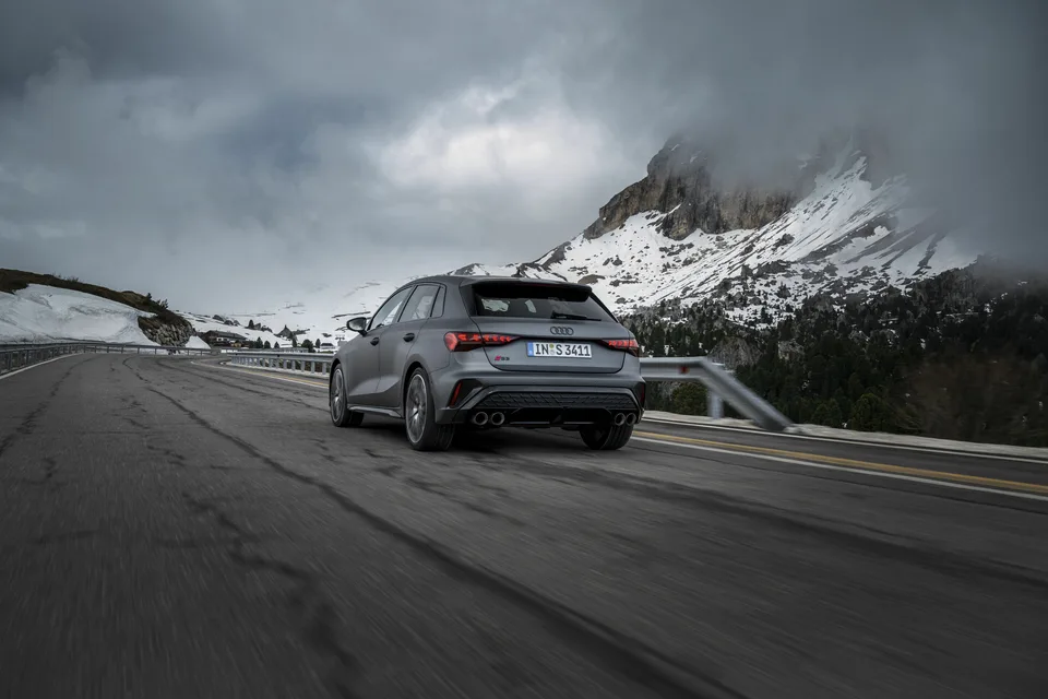 Audi S3 2023 — Хэтчбек