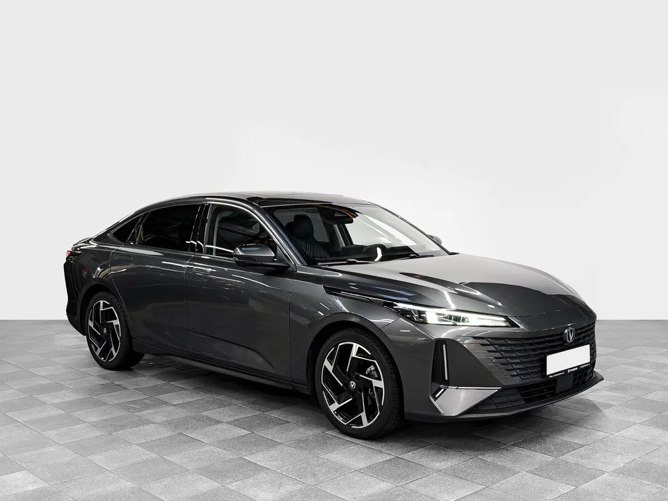 Changan Lamore 2026 — Седан