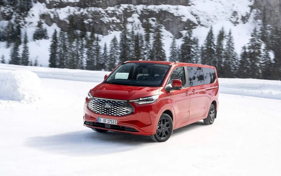 Ford Tourneo Custom 2026 — Минивэн / MPV
