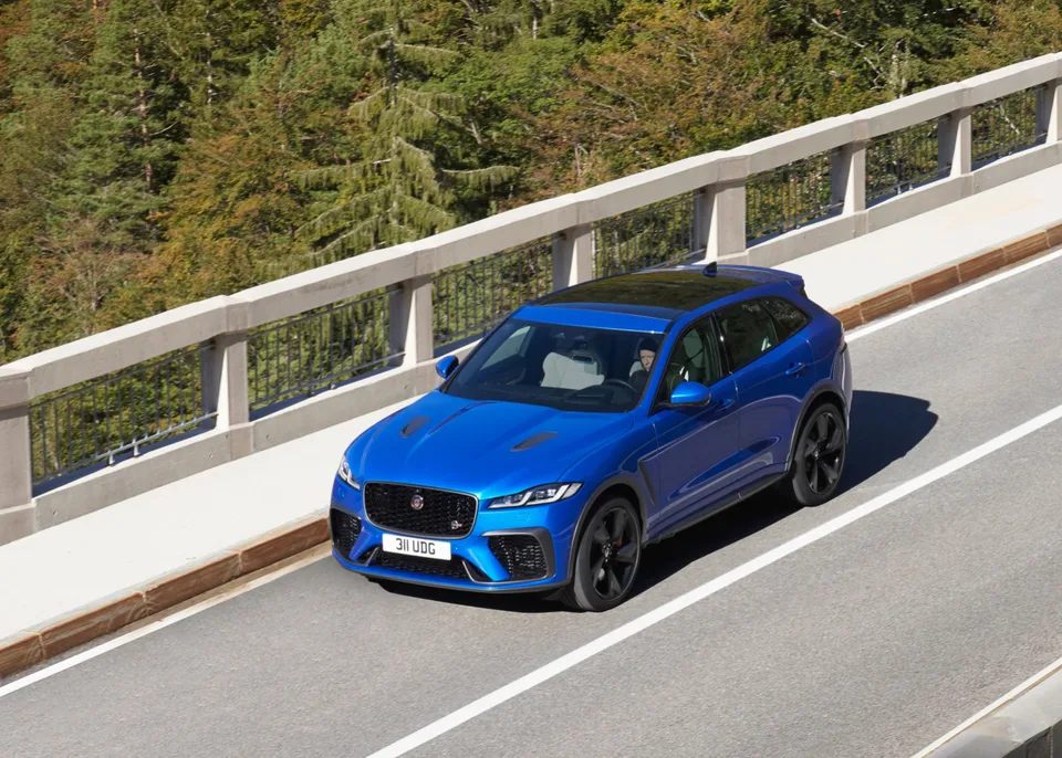 JAGUAR F-PACE 2020 — SUV / кроссовер