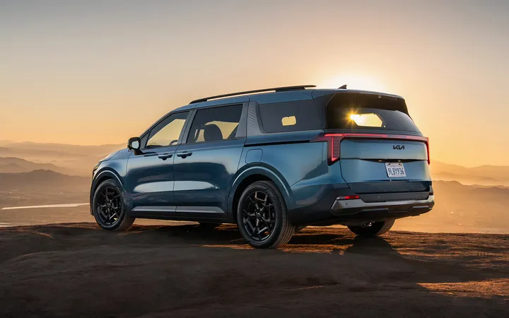 Лучшие минивэны и MPV 2023 года до 5 млн ₽: рейтинг 12 моделей