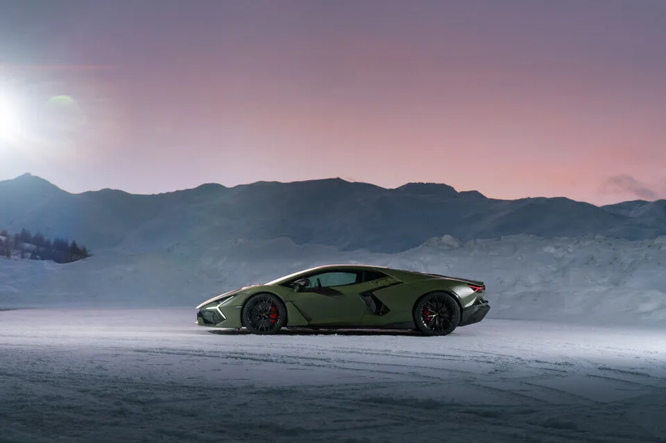 Lamborghini Urus 2023 — ALLROAD_5_DOORS