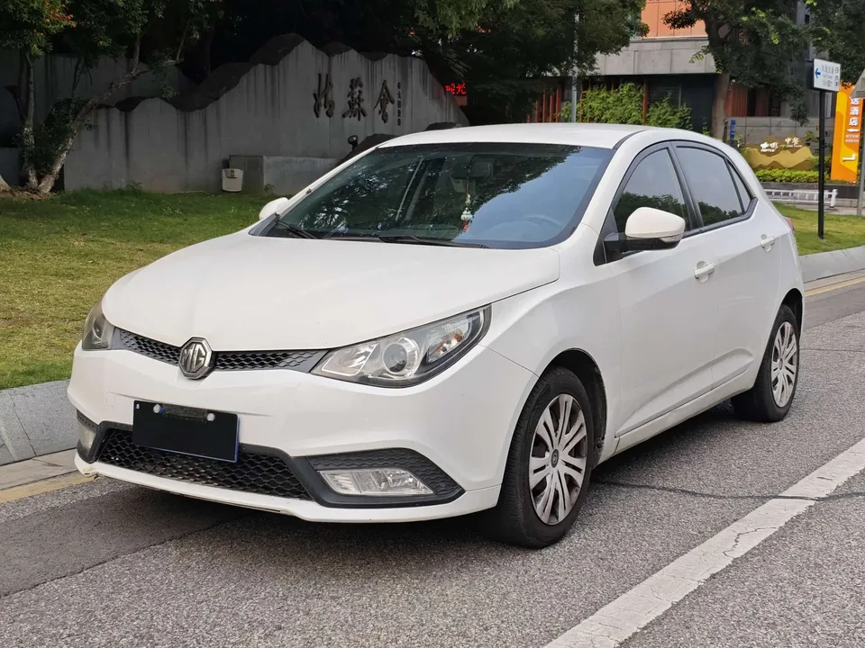MG 5 2018 — HATCHBACK_5_DOORS