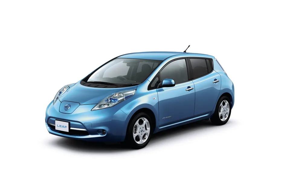 Nissan Leaf 2023 — HATCHBACK_5_DOORS