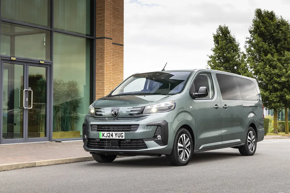 Peugeot Traveller 2023 — Минивэн / MPV