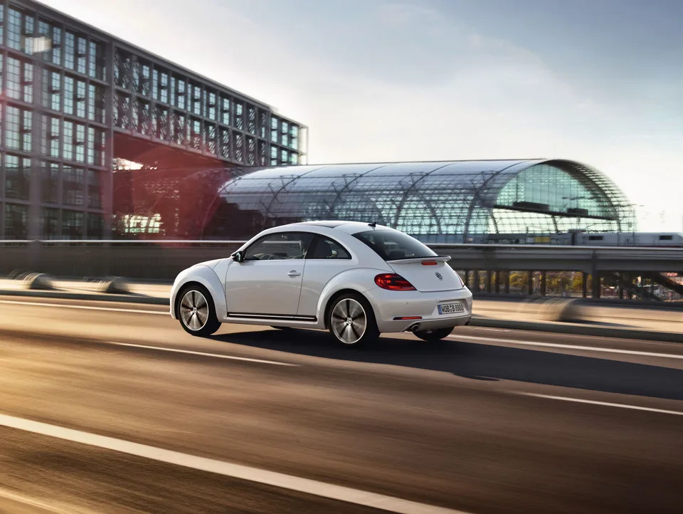 Volkswagen Beetle 2012 — HATCHBACK_3_DOORS