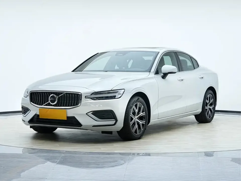 Volvo S60 2026 — Седан