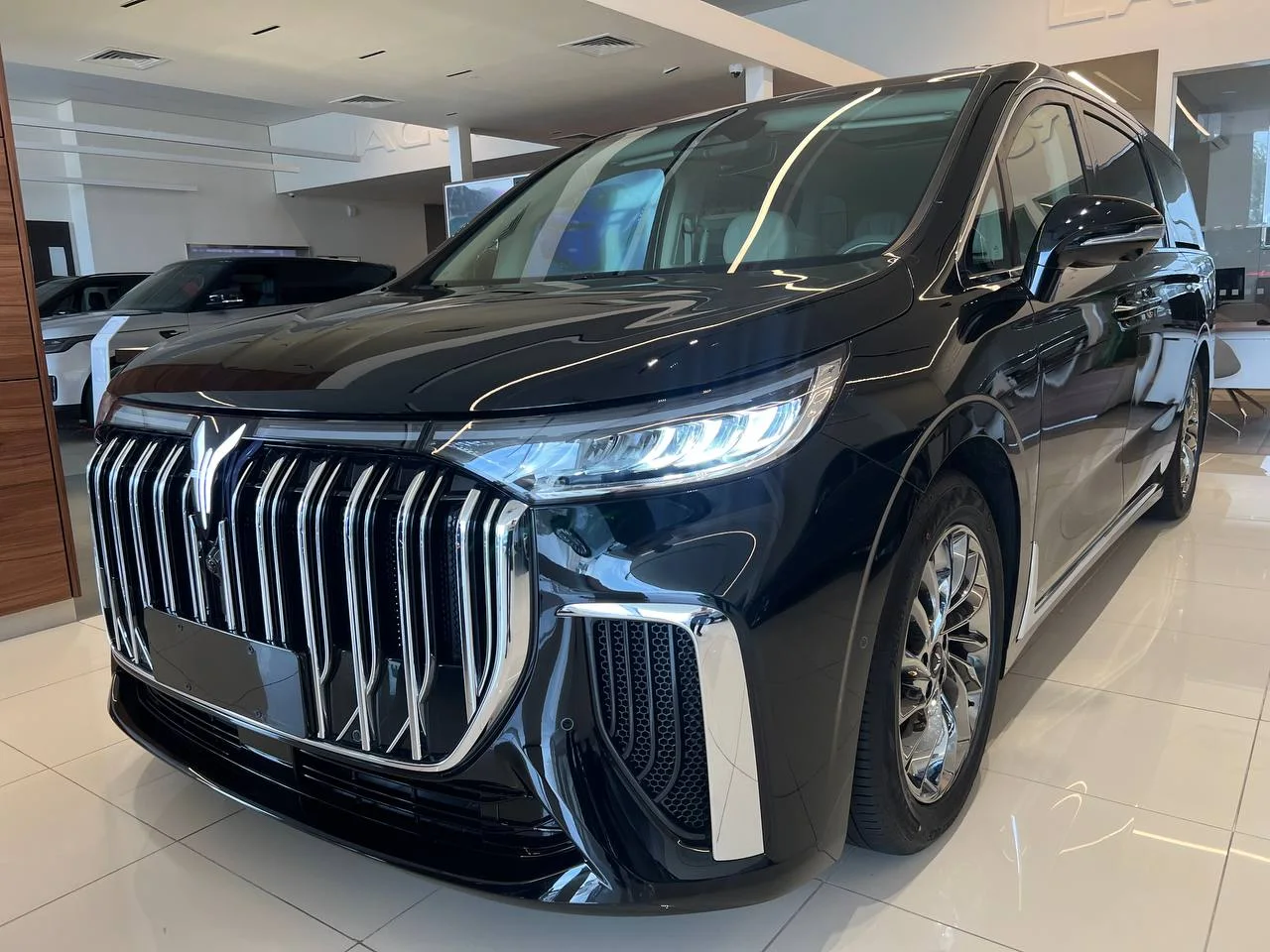 Гибридные минивэны и MPV 2026 года: лучшие модели: рейтинг HeartCar