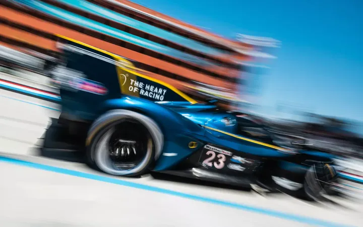 Aston Martin Valkyrie возвращается на Road America: финальный отрезок сезона IMSA 2026