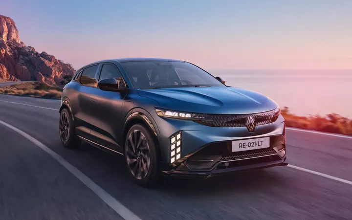 Renault Megane E-Tech Electric: рестайлинг с новым дизайном и технологиями