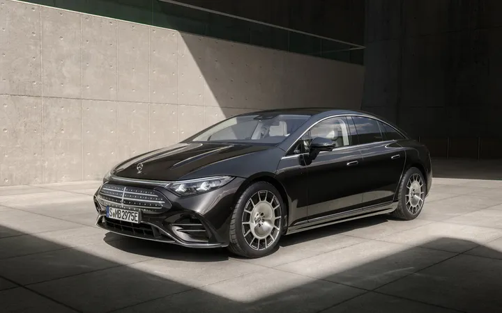 Mercedes-Benz EQS 2026 года: как выбрать версию среди 400, 450+, 500 4WD и 580 4WD