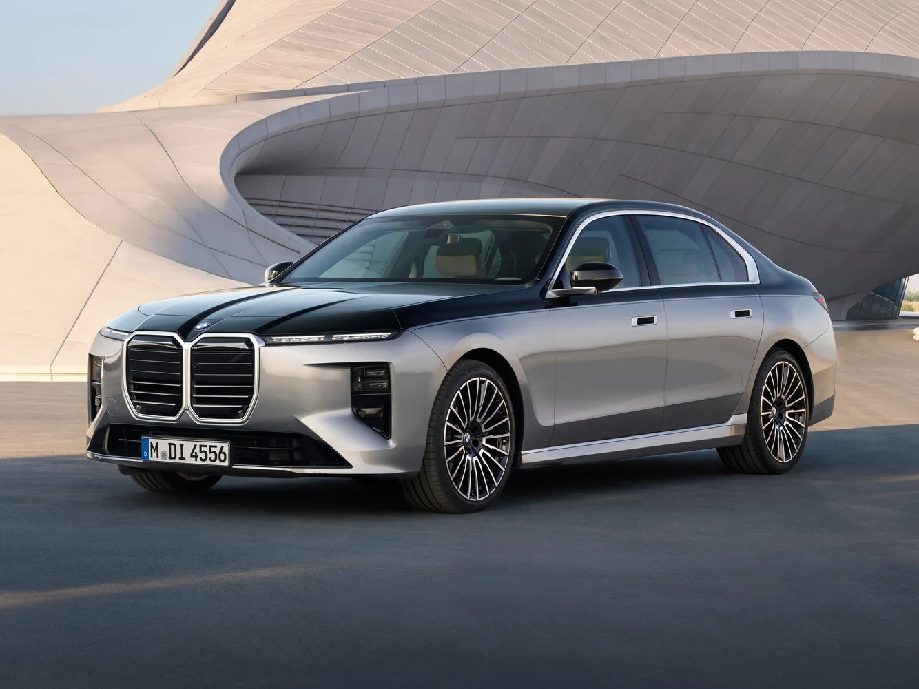 BMW 7 серии 2026 года: как выбрать версию флагманского седана
