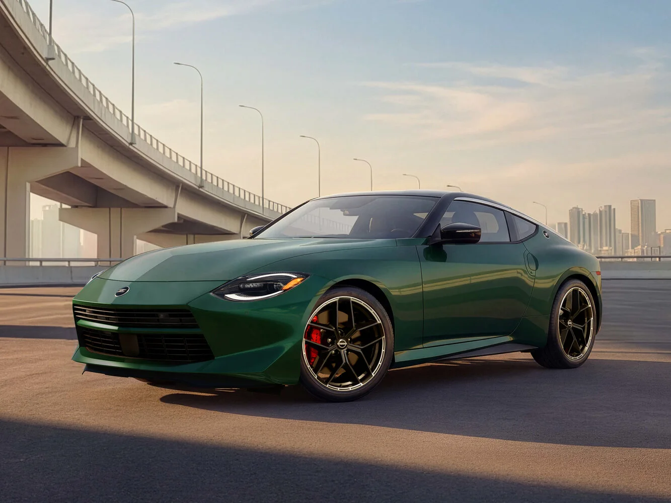 Nissan Z 2026 года: как выбрать между базовой версией и Nismo