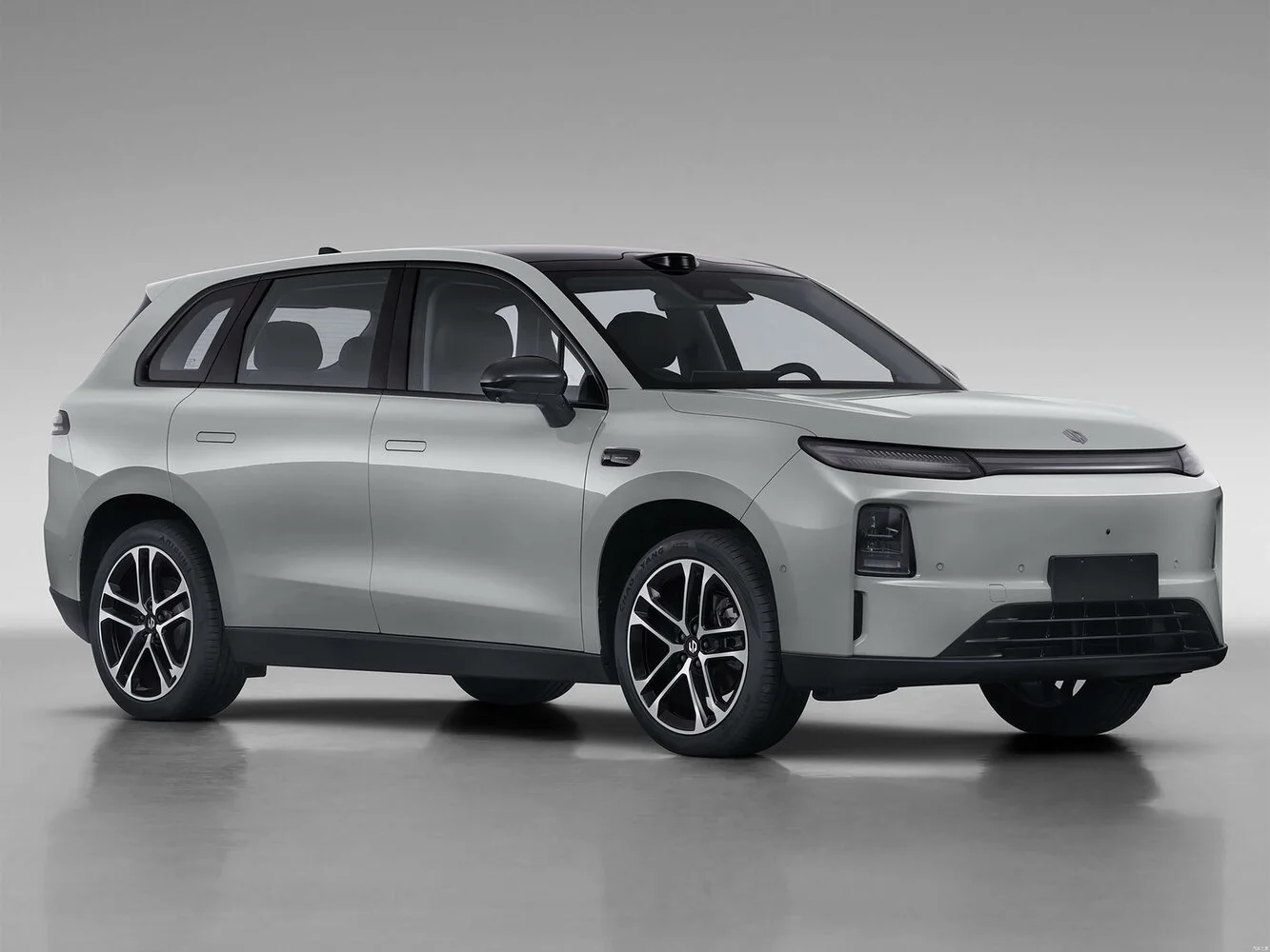Leapmotor C10 2026 года: выбираем между быстрой зарядкой EV 605 и гибридом EREV 210