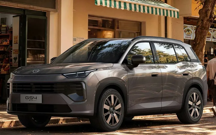 GAC Trumpchi GS4 2026 года: просторный салон и вместительный багажник в компактном кроссовере