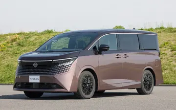 Nissan Elgrand 2026 года: гибридный минивэн для большой семьи