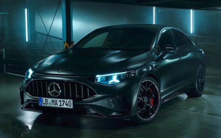 Mercedes-Benz CLA AMG 2026 года: купе или универсал — что выбрать для максимальной динамики и практичности?
