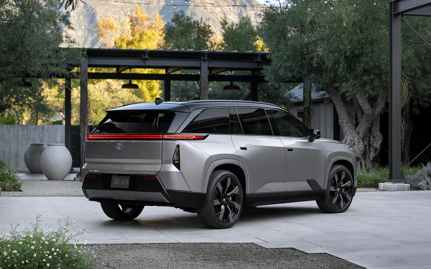 Toyota Highlander 2026 года: цены, комплектации и характеристики в России
