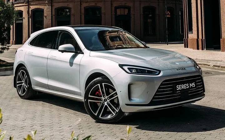 Топ-10 самых мощных гибридов 2026 года до 7 млн рублей - рейтинг от heartcar.ru