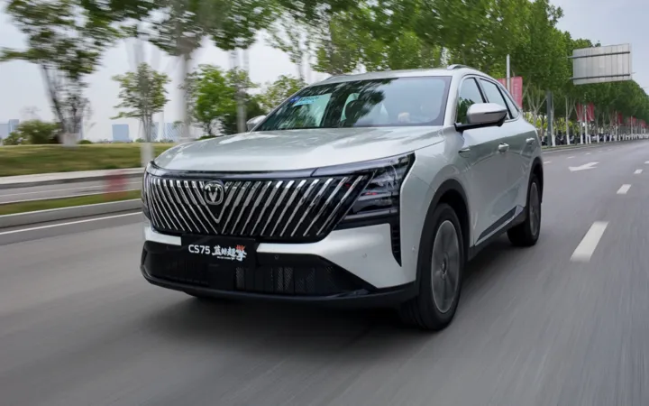 Changan CS75 Plus 2026: что изменилось в новом поколении и сколько он стоит в России