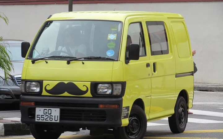 Daihatsu обновила кей-трак Hijet Truck: расширен Smart Assist и добавлено LED-освещение