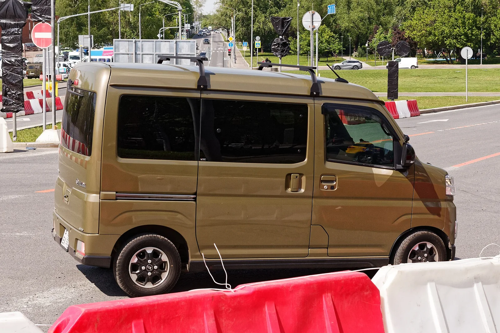 Daihatsu представила первые серийные электромобили e-Hijet Cargo и e-Atrai