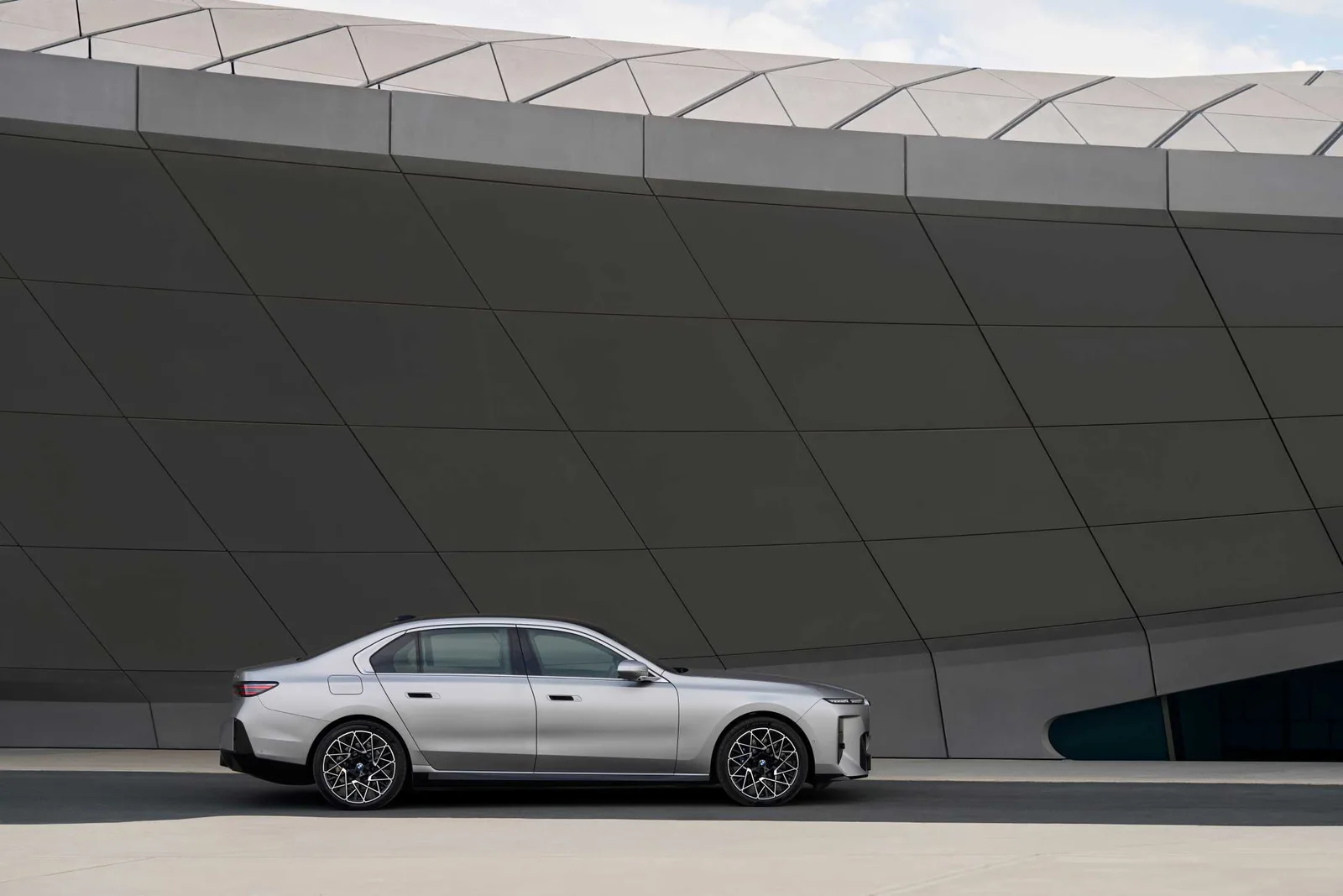 BMW i7 — I (G70) Рестайлинг — внешний вид