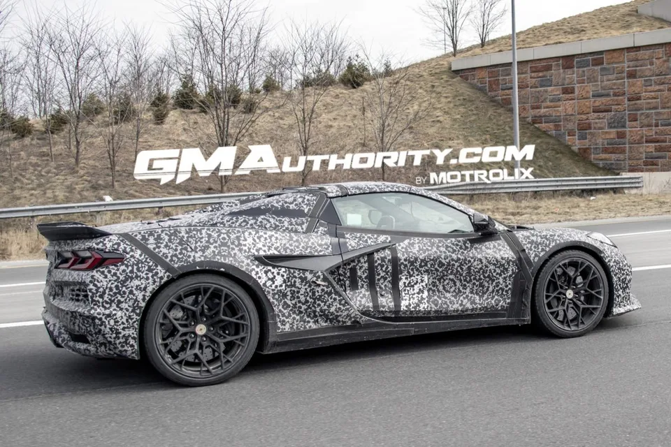 Chevrolet Corvette 2026 — Кабриолет / родстер