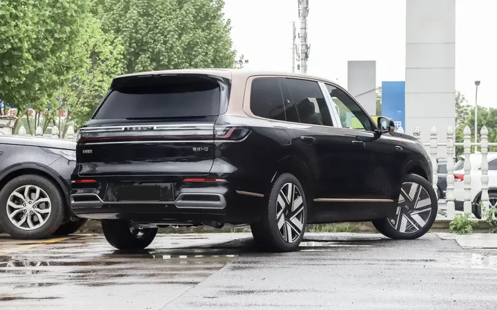 Лучшие автомобили Geely 2026 года: топ-20 моделей по версии HeartCar