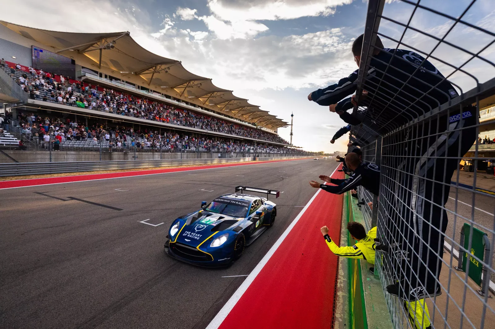 Aston Martin Vantage одержала первую победу в WEC 2026 на этапе в Остине