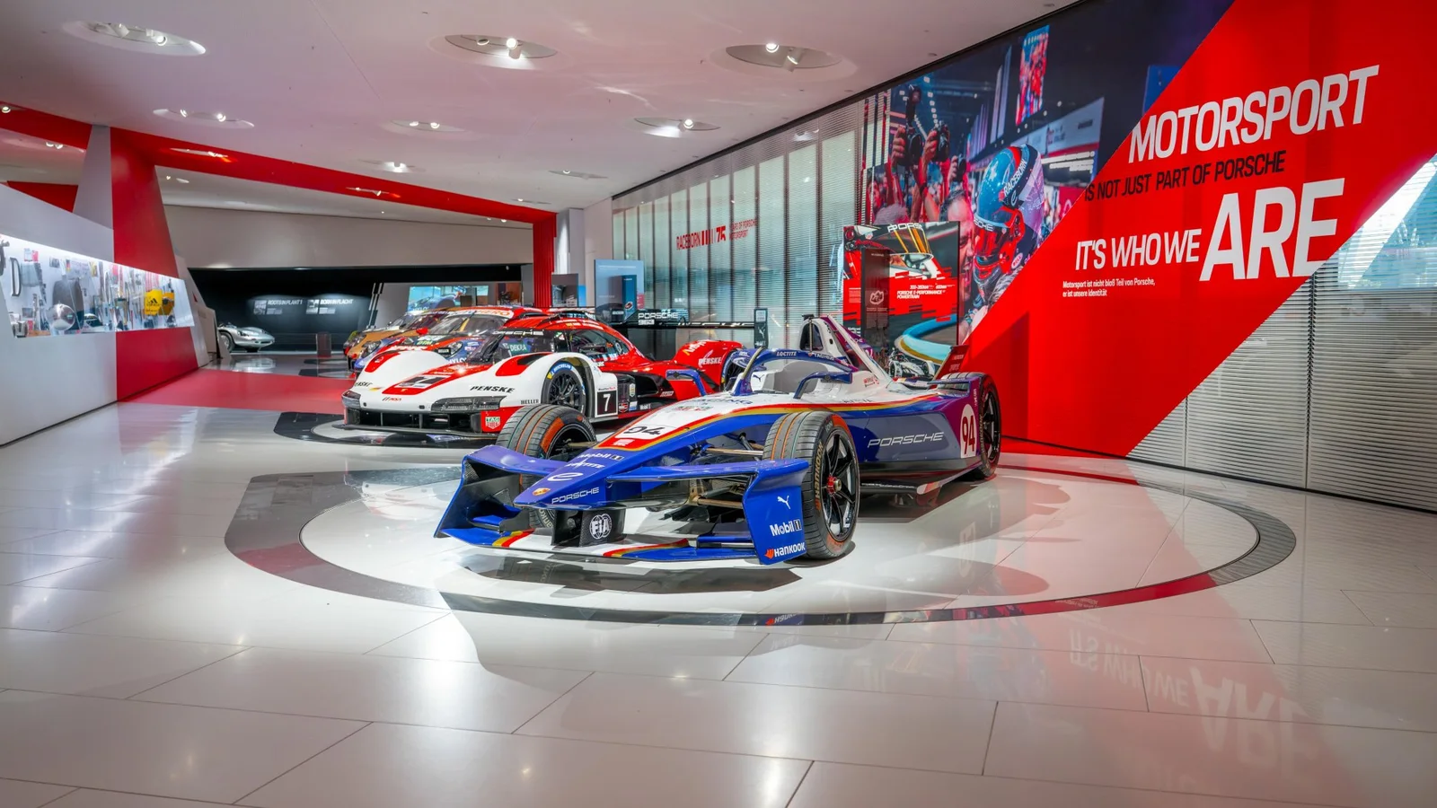 Чемпионский Porsche 99X Electric пополнил коллекцию музея Porsche