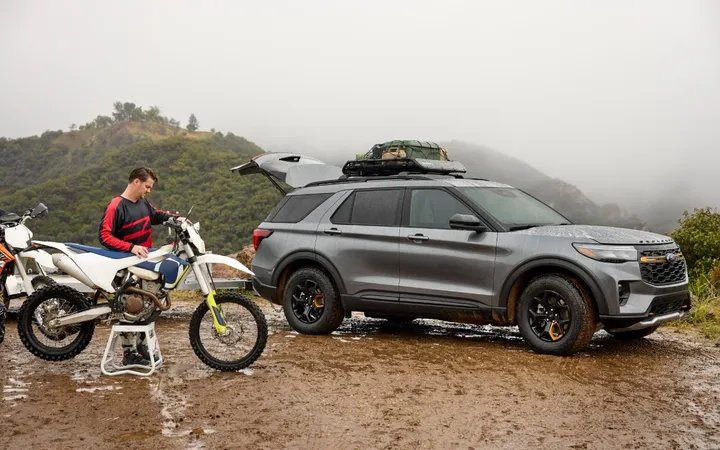 Ford представил первый в истории Explorer Tremor: внедорожная версия культового SUV