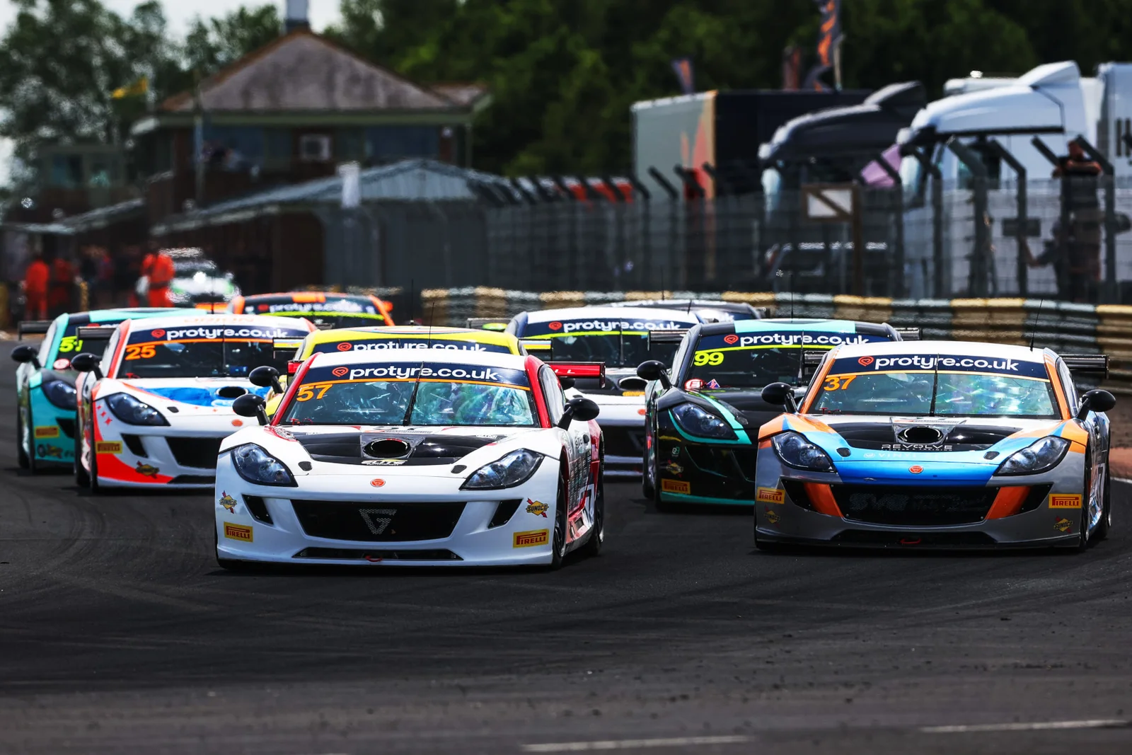 Ginetta GT Championship становится трамплином в British GT: успехи выпускников 2025 года