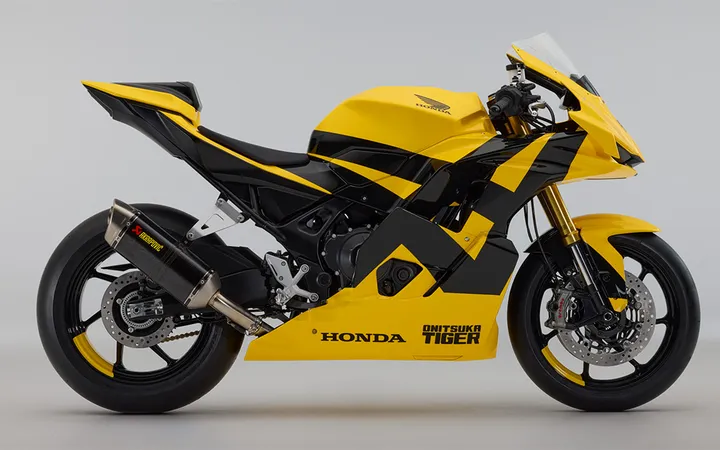 Honda и Onitsuka Tiger представили концепт мотоцикла Mid Sports Concept