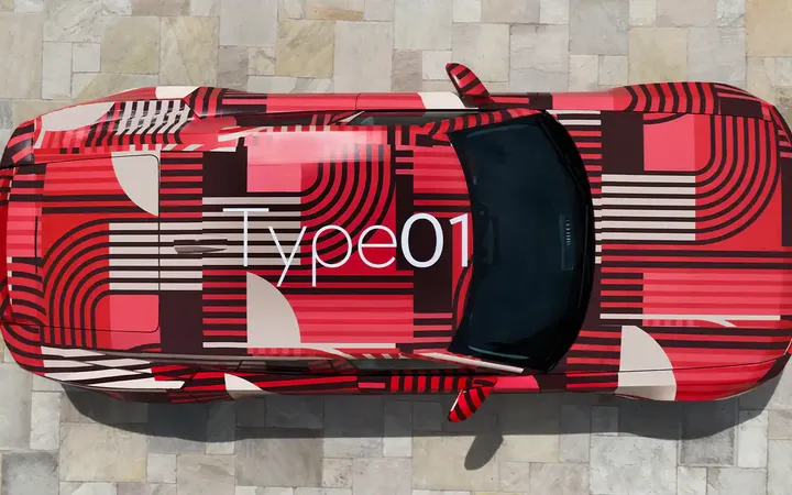 Jaguar отмечает 90-летие дизайна: от SS Jaguar 100 до концепта Type 00