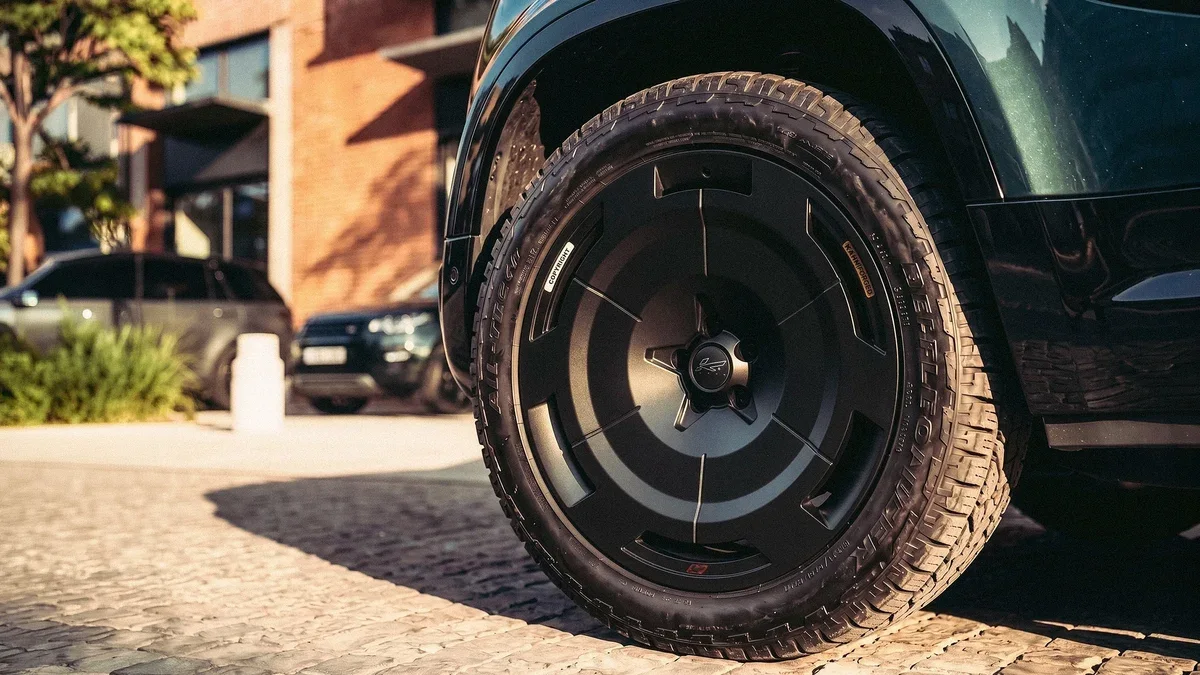 Kahn Design представила кованый диск RS6: сочетание Huntsman и Type 33
