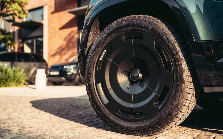 Kahn Design представила кованый диск RS6: сочетание Huntsman и Type 33