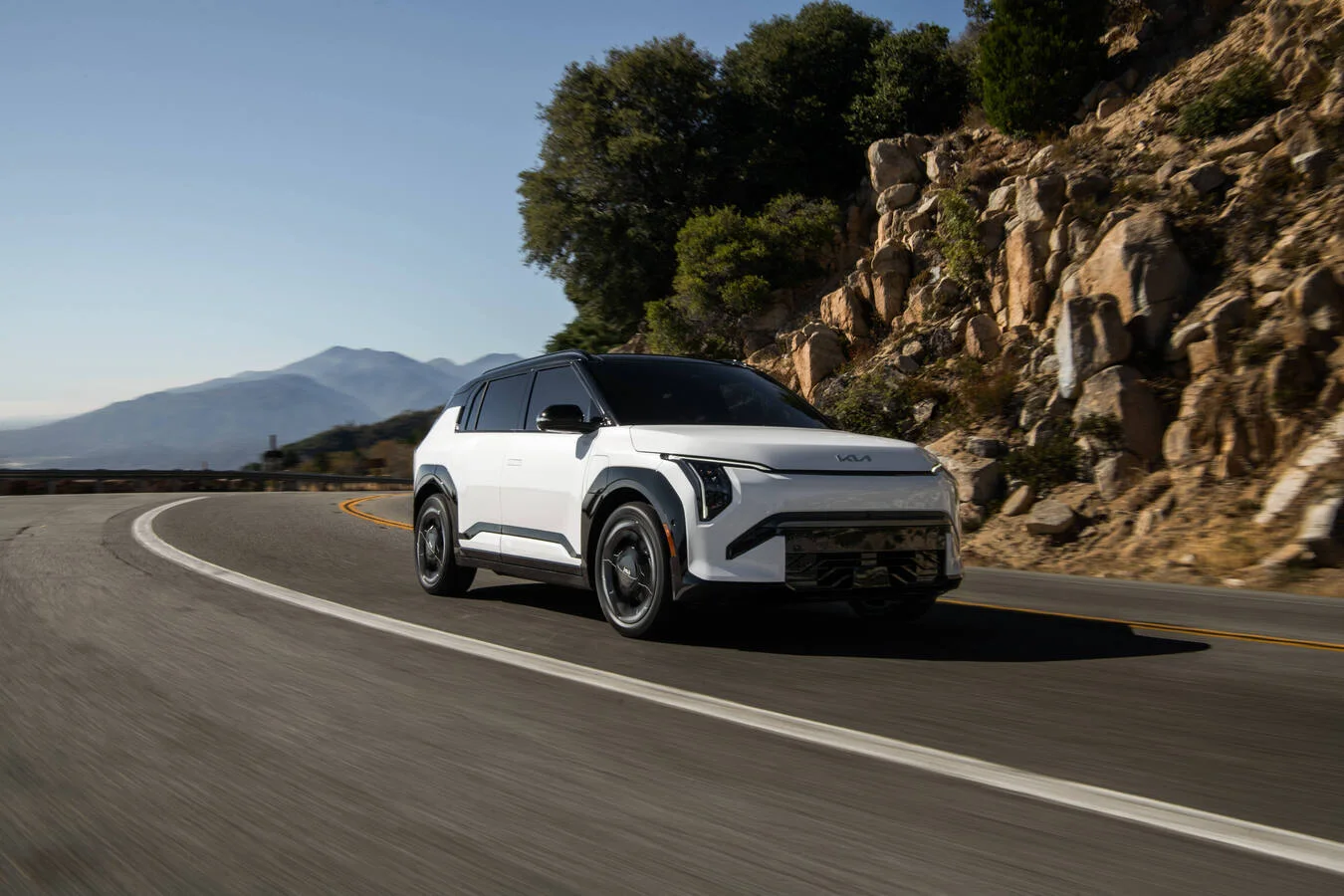 Kia EV3 признан «Зелёным автомобилем года», Carnival Hybrid — «Зелёным минивэном года»